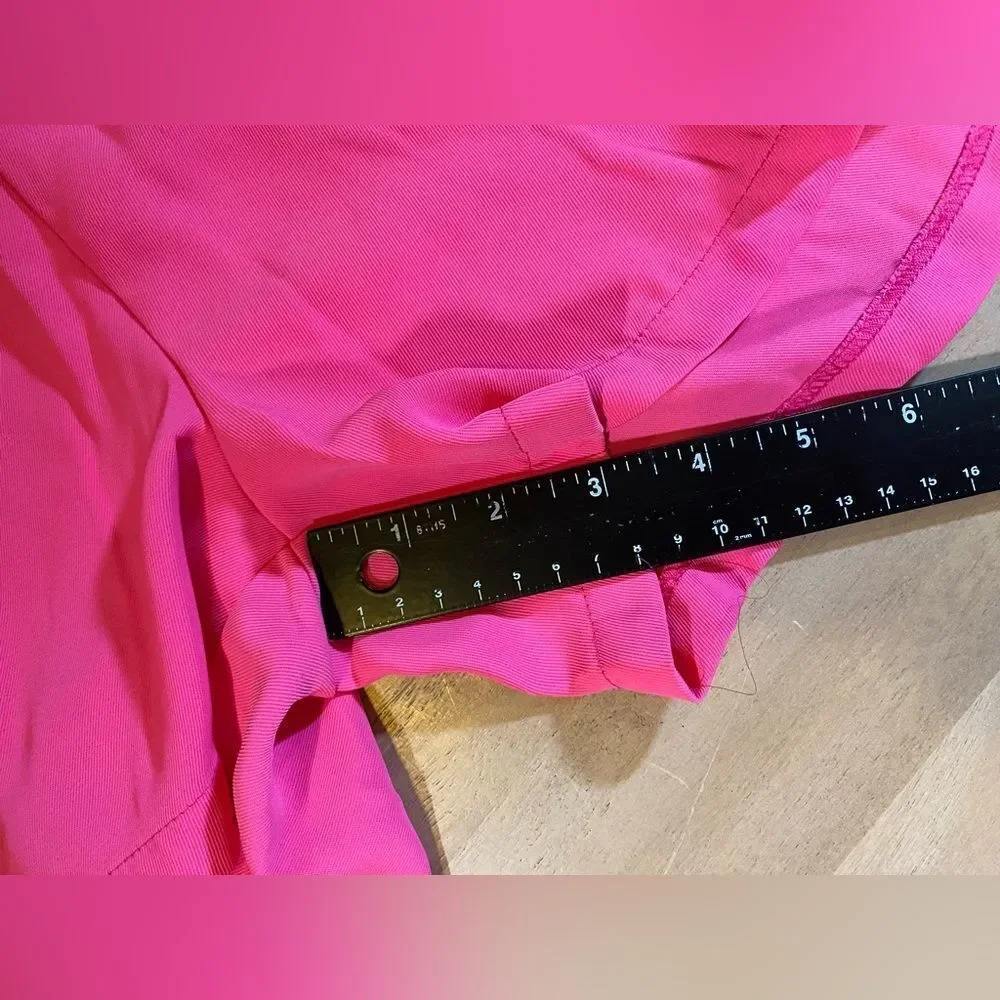 Cropped hot pink‎ shorts vintage